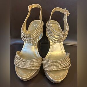 Women’s sandals